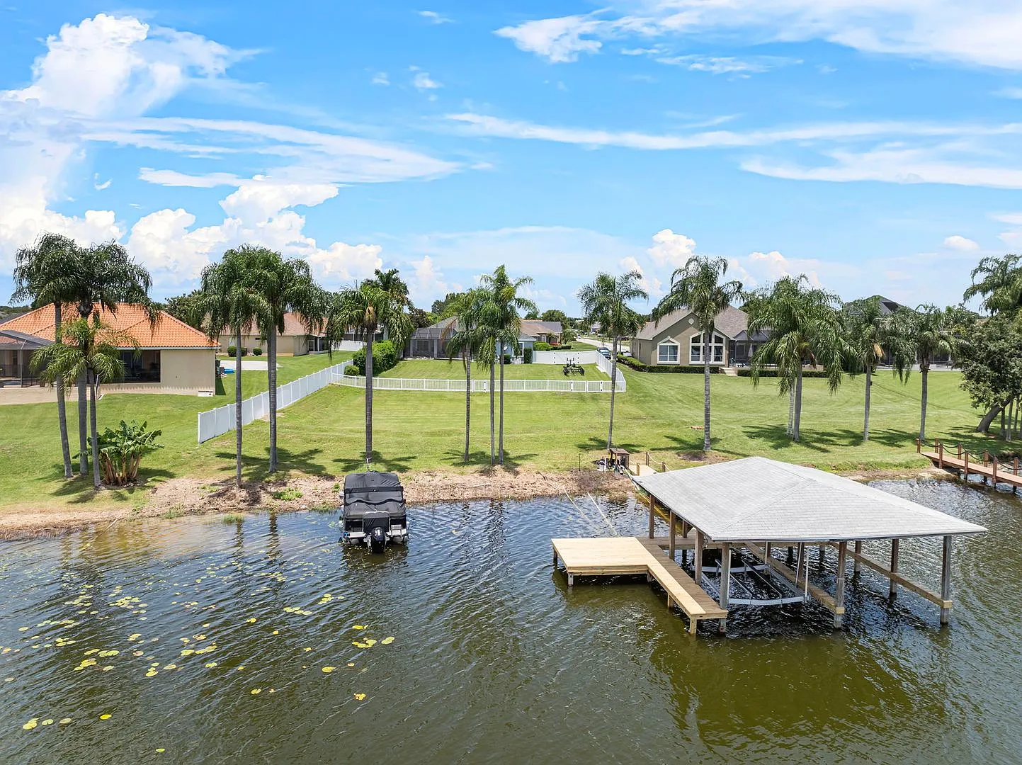 Exclusive Pool Home on Lake Bess — Photo 4