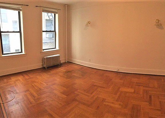 2nd image of 2840 34th St APT 2C