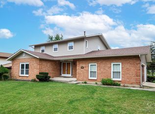 621 N Pinecrest Rd, Bolingbrook, IL 60440