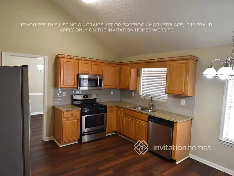4185 Soaring Dr — Photo 3