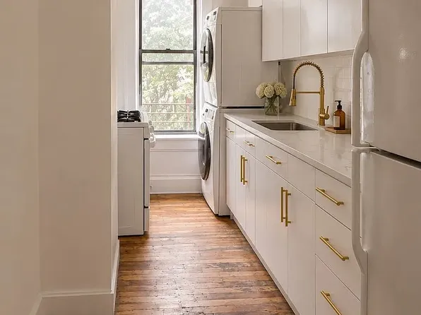 208 Broadway #5, Brooklyn, NY 11211