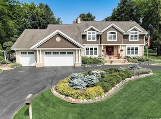 12438 N Circle Dr, Mequon, WI 53092