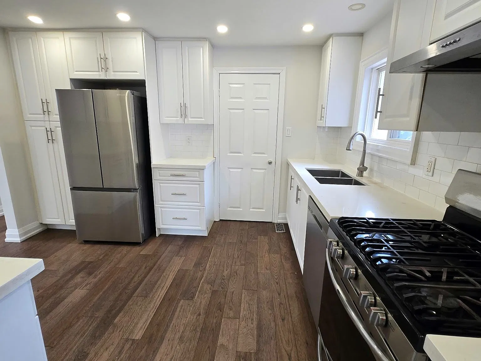 3 bed, $3,200 — Photo 2