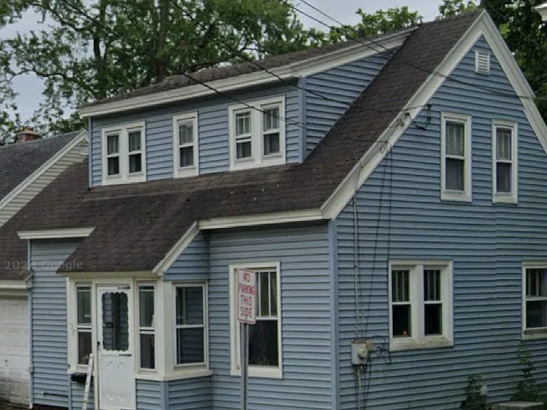 28 E State St — Photo 1