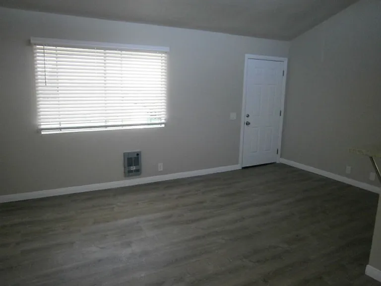 5252 Landis St — Photo 4