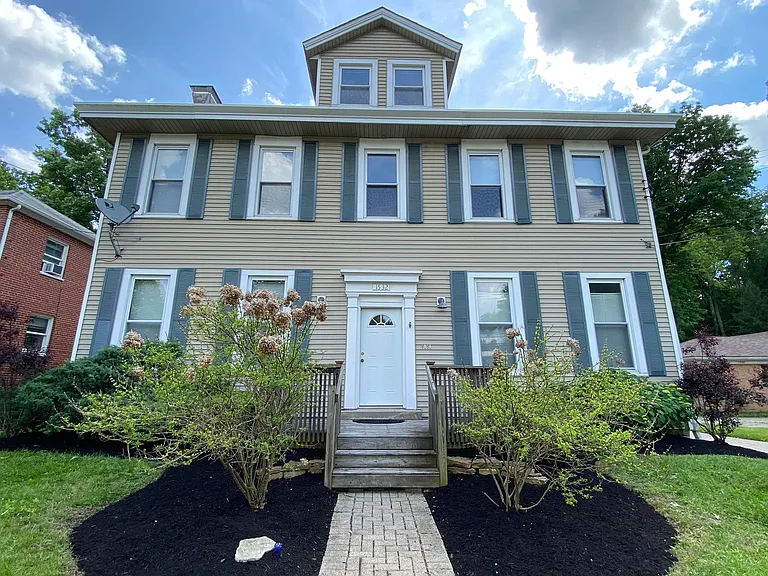 Front 1532 Burney Ln