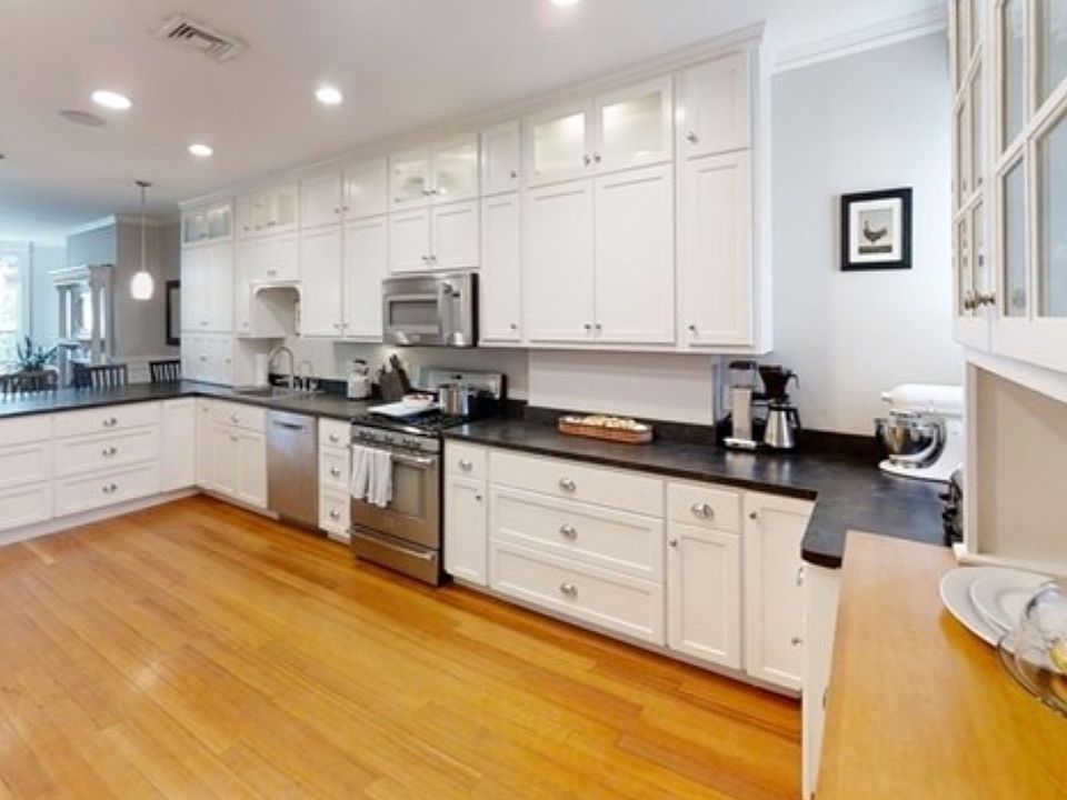 2nd image of 7 Strathmore Rd #13226679