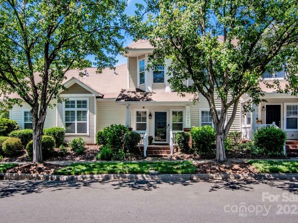 17307 Villanova Rd, Huntersville, NC 28078