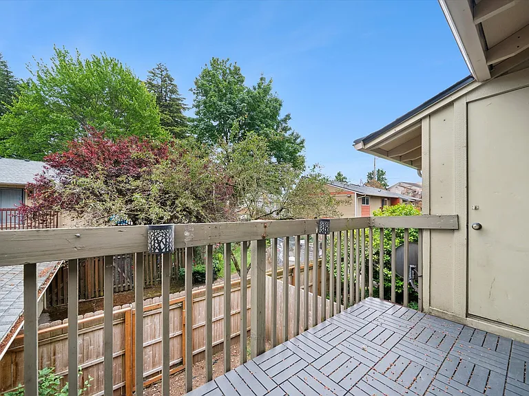 3924 SE 168th Ave — Photo 30