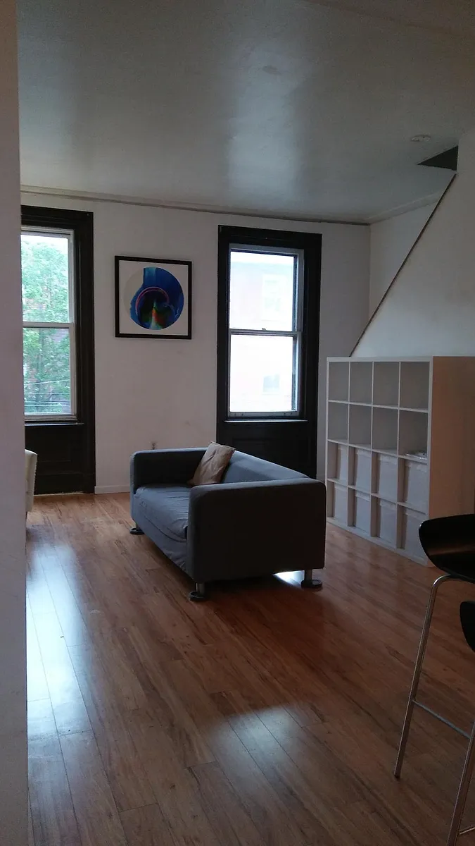 Building Photo - 605 N 11th St #2F