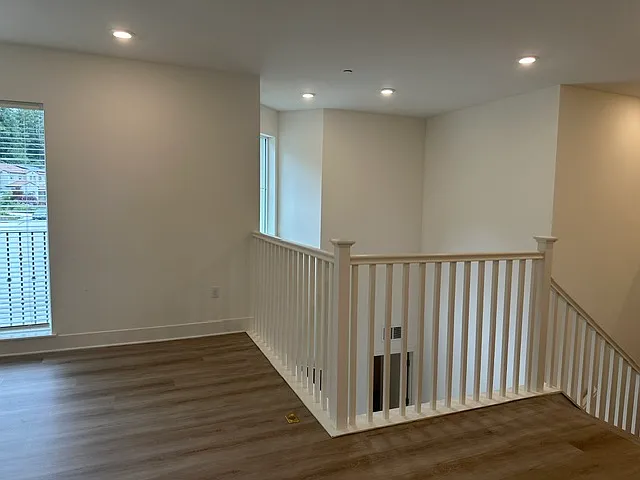 100 Village Ln — Photo 25