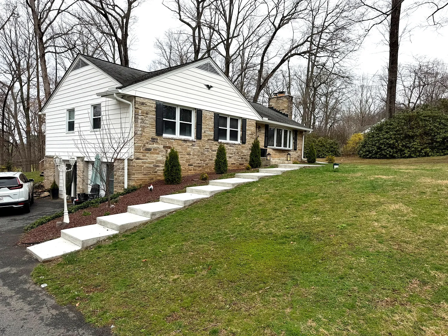 3 bed, 2.5 bath, 2475 sqft, $3,100 — Photo 1