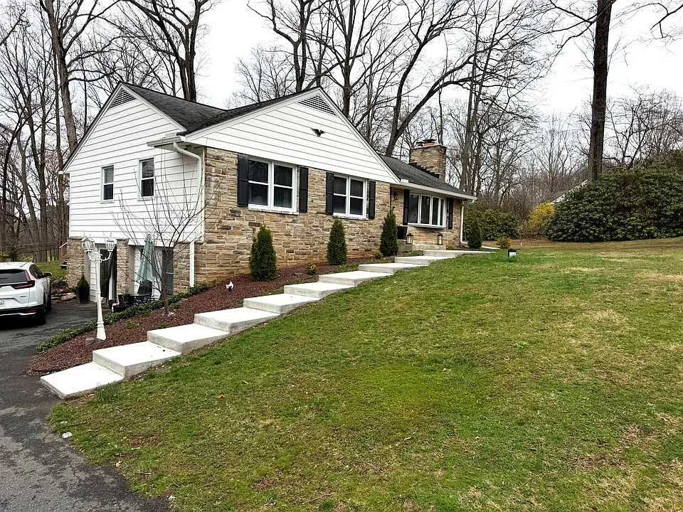2119 Oaklyn Dr