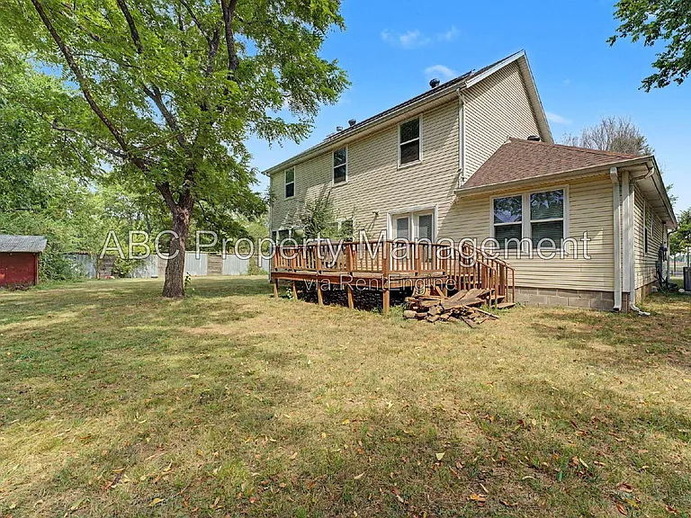 1525 W Deane St — Photo 23