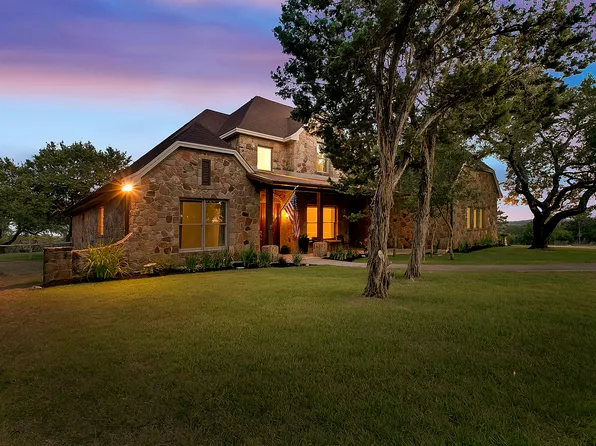 104 Hudson Ln, Dripping Springs, TX 78620