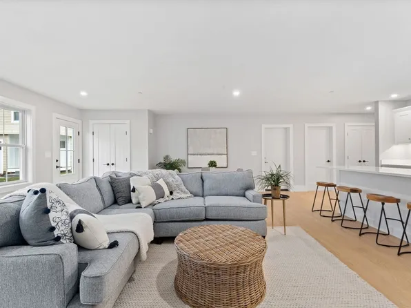 14 Old Country Way #B, Scituate, MA 02066