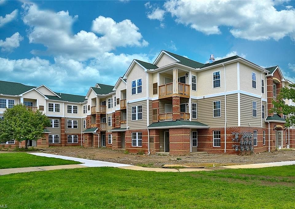 1st image of 23002 Chandlers Ln APT 225