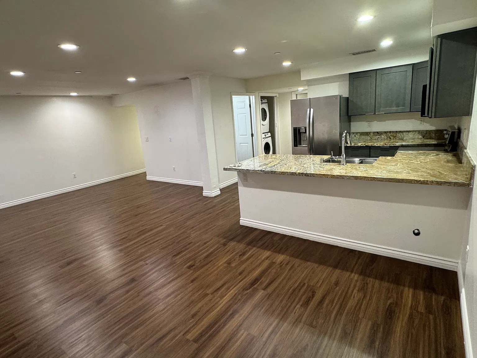 2 bed, 1048 sqft, $3,500 — Photo 3