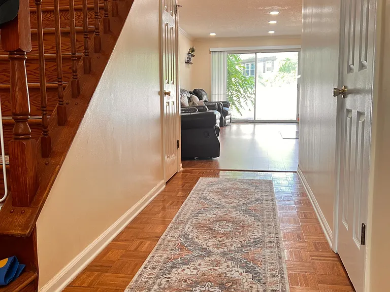 Coral Ct — Photo 2