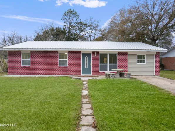 7609 Newton Dr, Biloxi, MS 39532