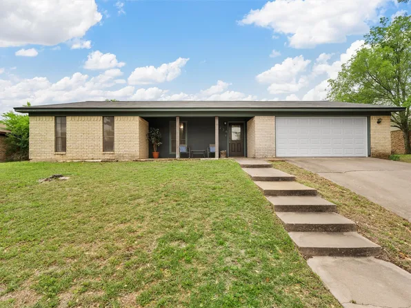 236 Laredo Dr, Hewitt, TX 76643