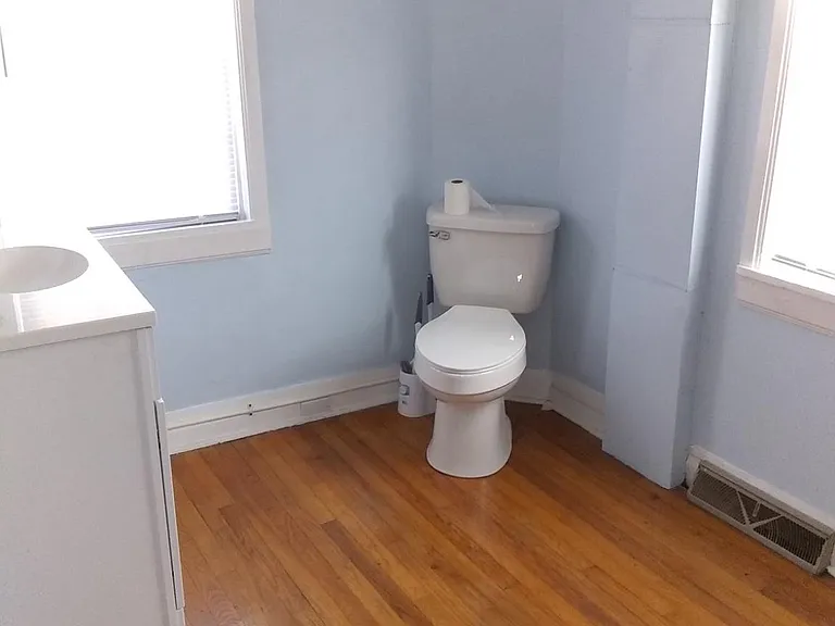 442 Green Ln — Photo 12
