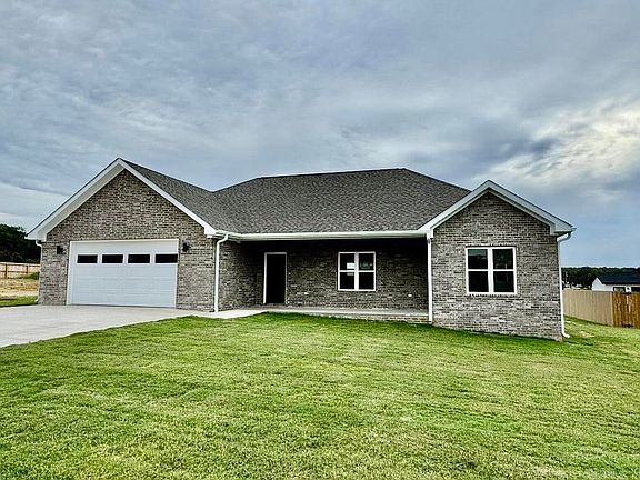 2nd image of 140 Ashley Faith Dr