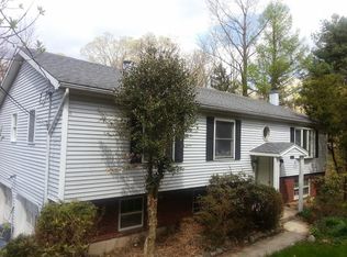 25 Eagle St, Spring Valley, NY 10977