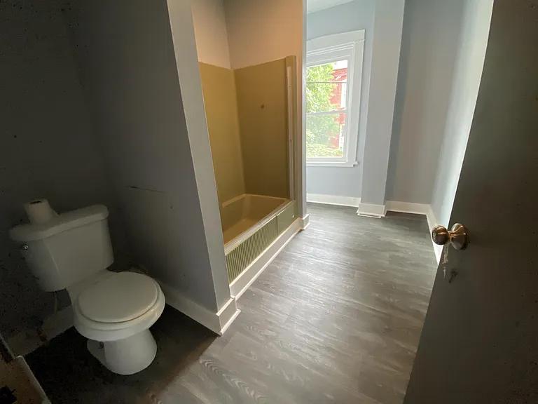 208 W Vine St #5 — Photo 5