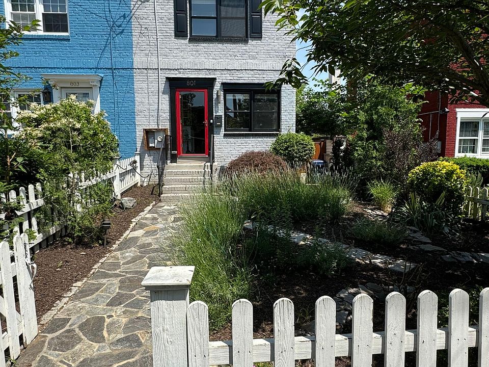 1st image of 801 Bernard St