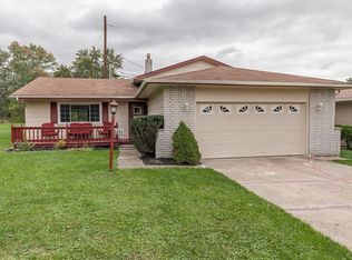 5699 Bartlett Rd, Bedford Heights, OH 44146