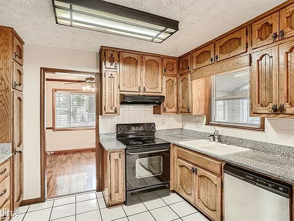 4th image of 509 Waterwood Bnd