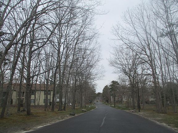 4th image of 157 Patriots Ct #3704