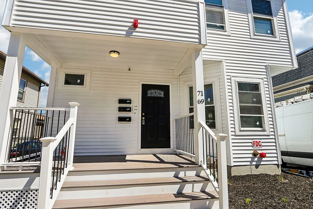 Building Photo - 69-71 Albion St #71A