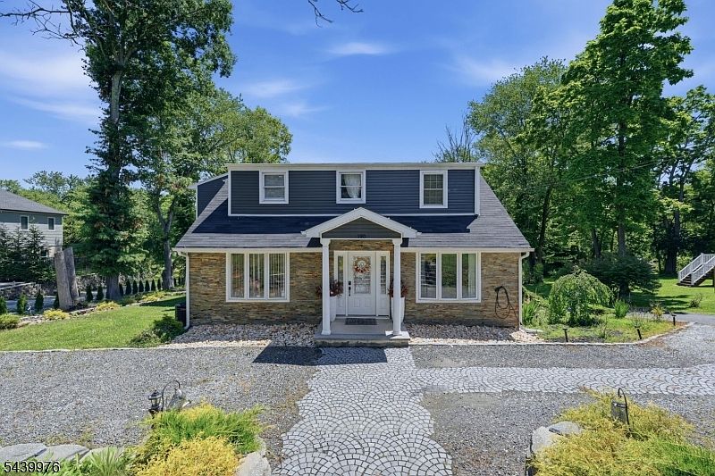 1st image of 190 Pine Brook Rd