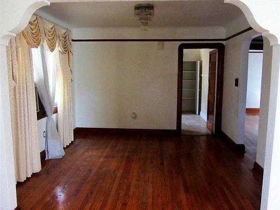 3rd image of 2623 Dublin St
