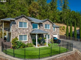 1584 NW Avery St, Roseburg, OR 97471