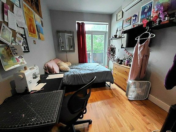 4th image of 1448 Bedford Ave #B4