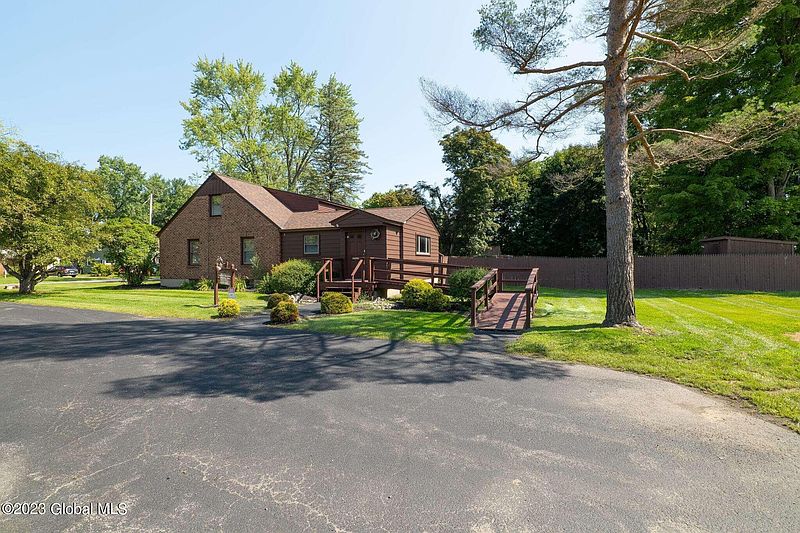 2nd image of 2 Witbeck Drive