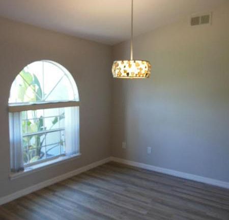 3rd image of 2318 Babbitt Ave