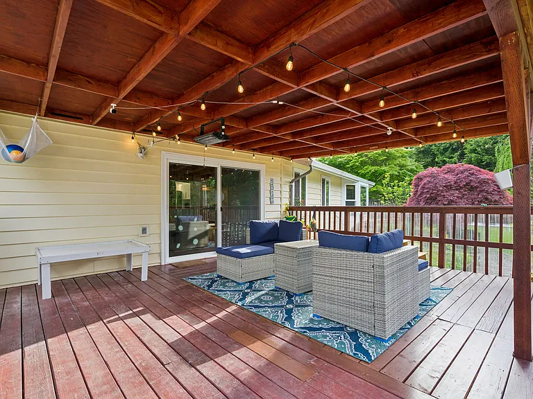 3573 NE Olympic St — Photo 44