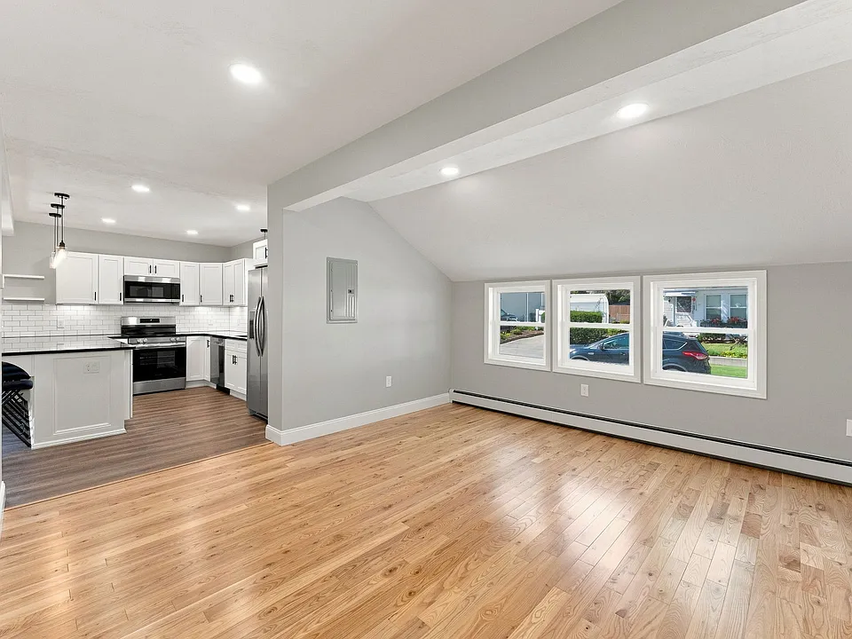 20 Grace Ave #2