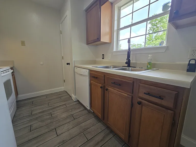 8900 Forest Oak Dr — Photo 10