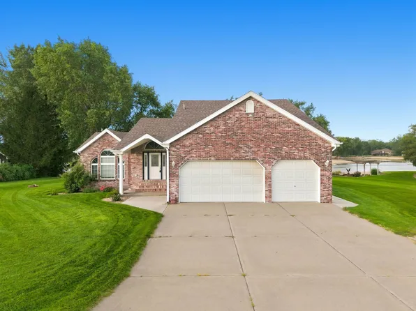 2 Sonja Dr, Doniphan, NE 68832