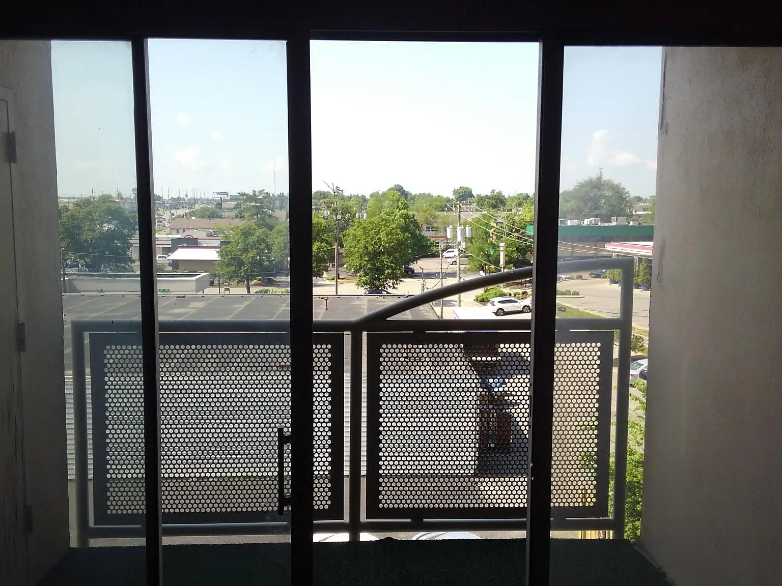 1 bed, 696 sqft, $1,175 — Photo 3