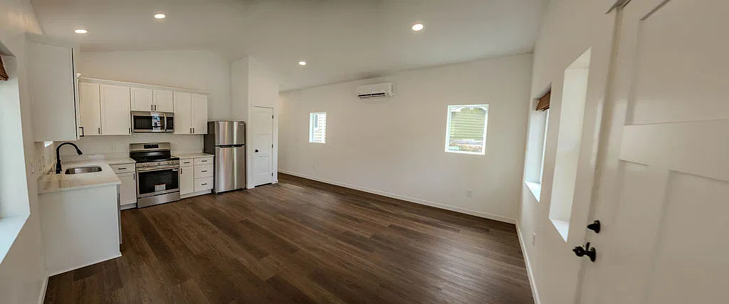 2 bed, 900 sqft, $1,595 — Photo 4