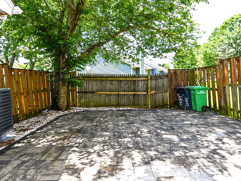 13703 Lord Sterling Pl — Photo 17