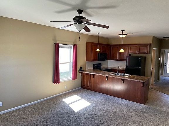 3rd image of 1631 Fall Creek Dr