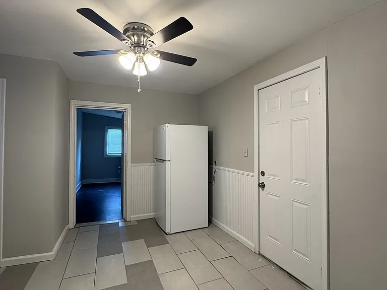 331 S McLin St SW — Photo 7