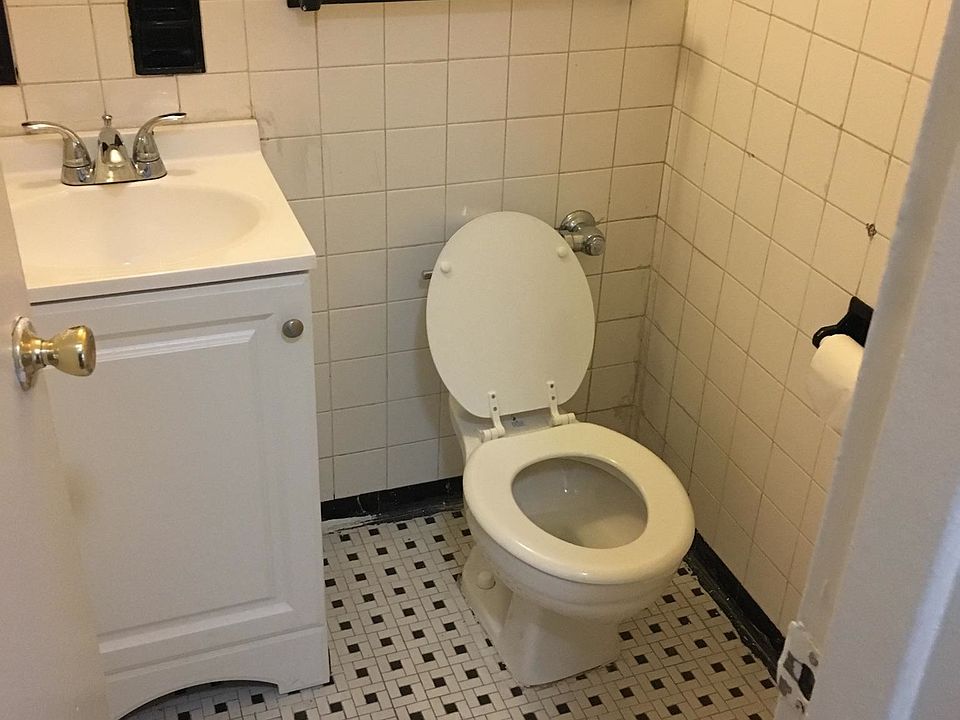 1st image of 4030 75th St APT 3C